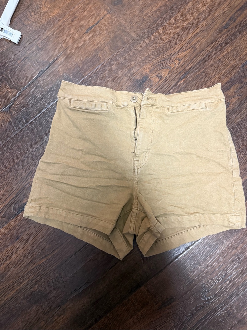 Madewell Classic Cotton Shorts in Khaki